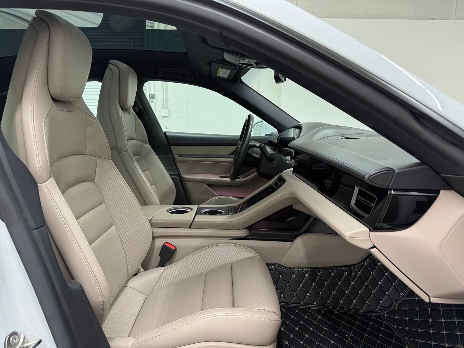 Used 2021 Porsche Taycan RWD image 13