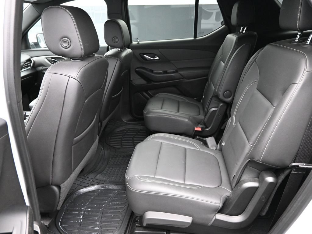 Used 2023 Chevrolet Traverse LT FWD image 13