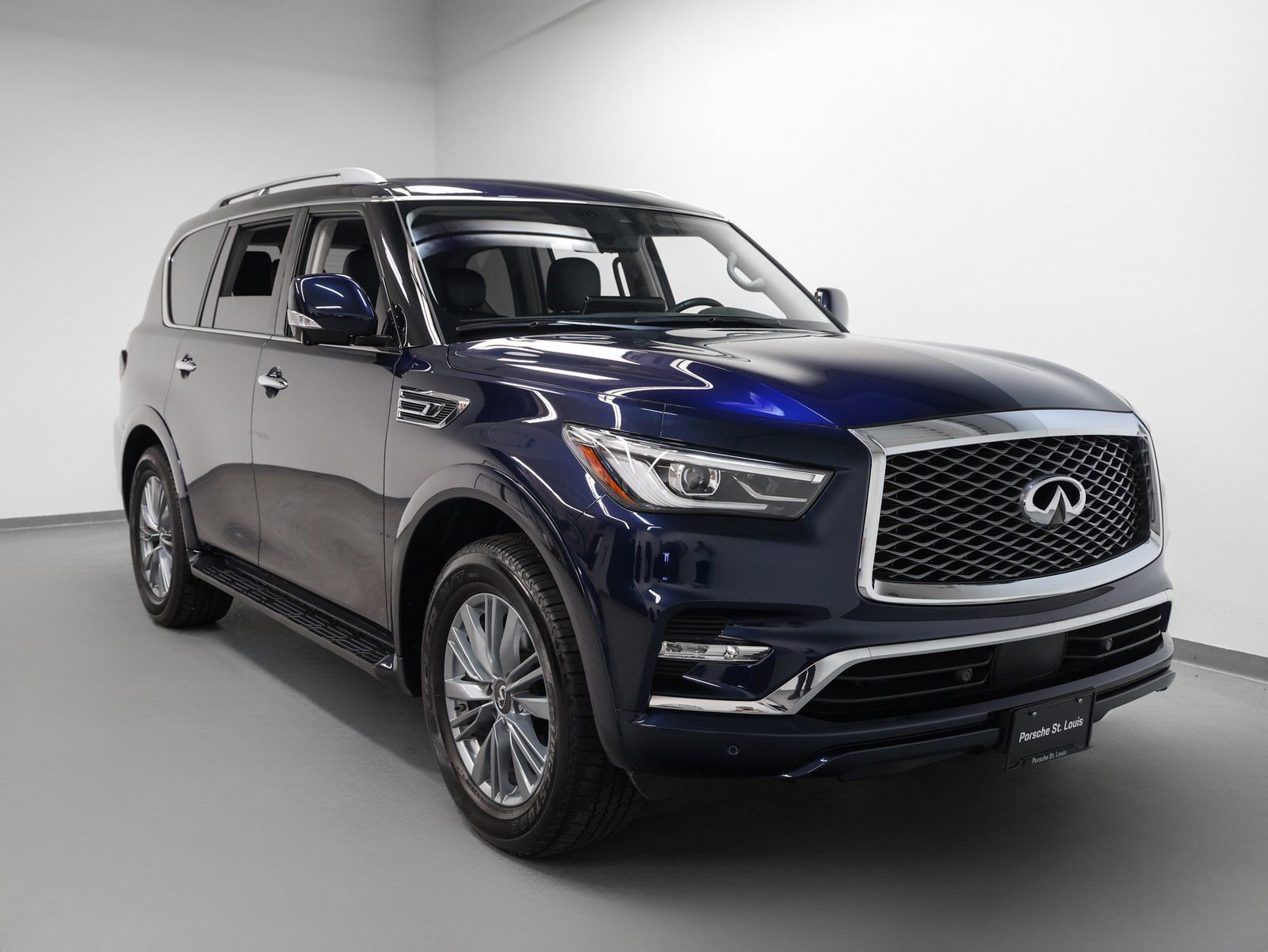 Used 2024 INFINITI QX80 Luxe w/ Cargo Package image 10