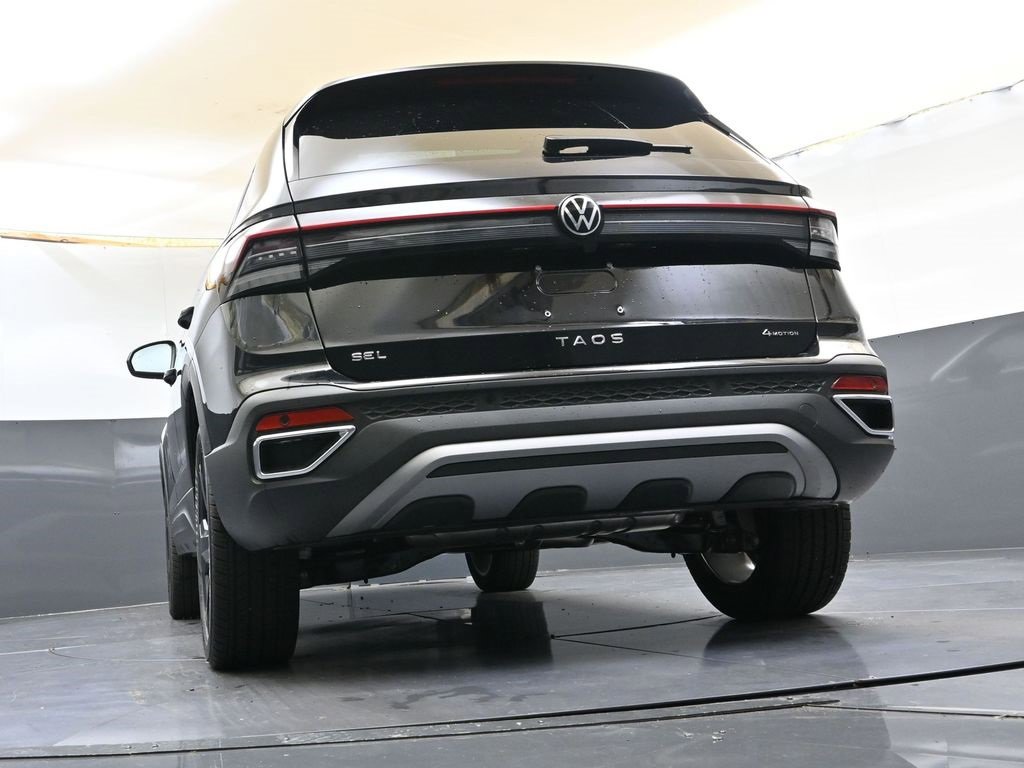 New 2025 Volkswagen Taos SEL image 40