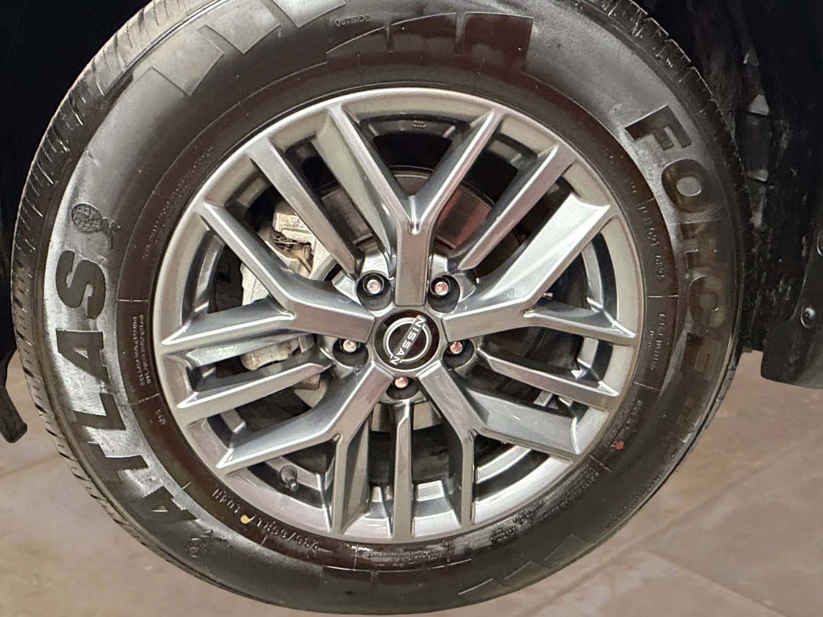 Used 2024 Nissan Rogue S FWD image 27