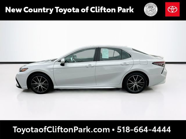Certified 2024 Toyota Camry SE w/ Cold Weather Package AWD/4WD image 4