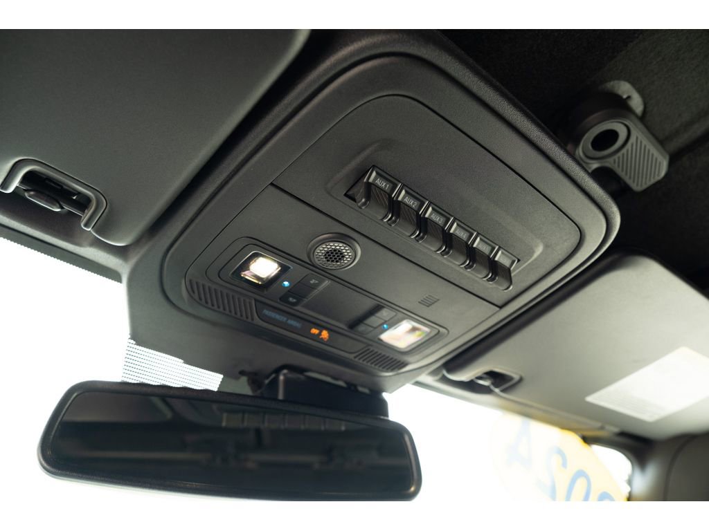 Used 2024 Ford Bronco Everglades image 24