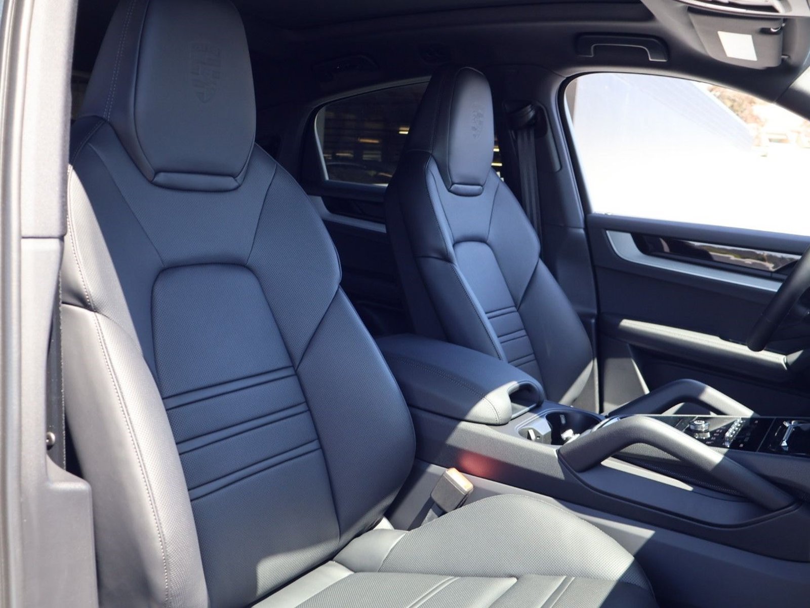 New 2026 Porsche Cayenne Coupe AWD/4WD image 24