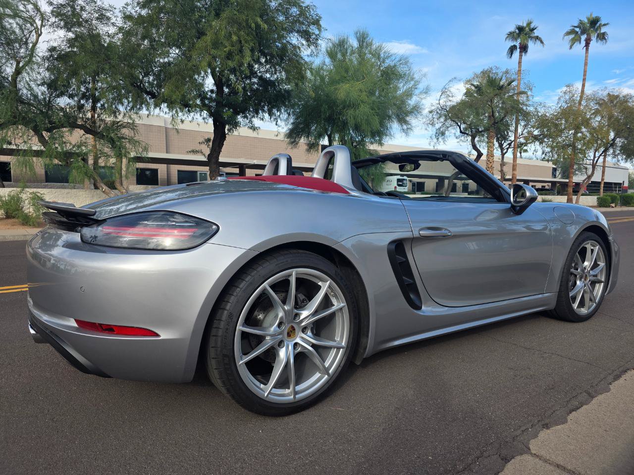 Used 2019 Porsche 718 Boxster RWD image 25