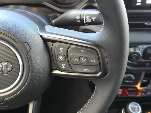 Used 2025 Jeep Gladiator Rubicon AWD/4WD image 27