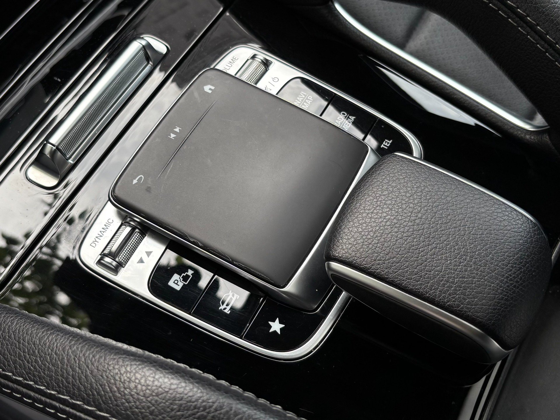 Used 2020 Mercedes-Benz GLE 350 4MATIC image 23