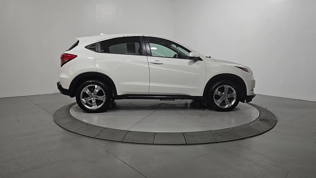 Used 2017 Honda HR-V LX image 6