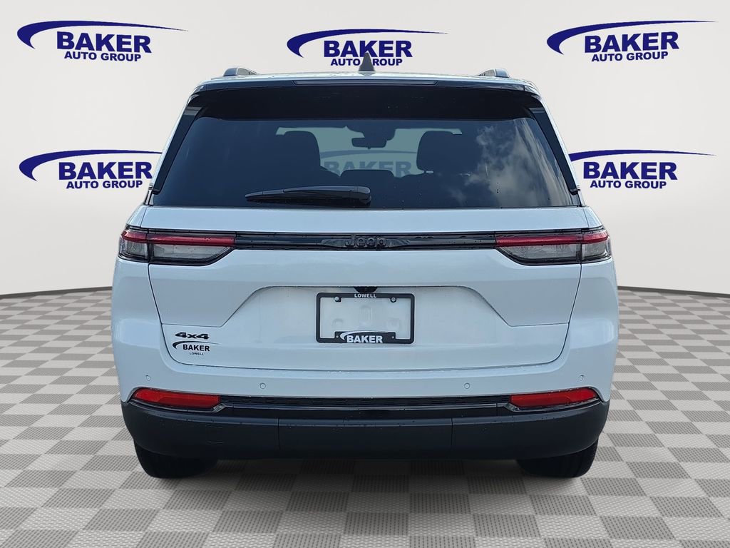 New 2025 Jeep Grand Cherokee Altitude image 4