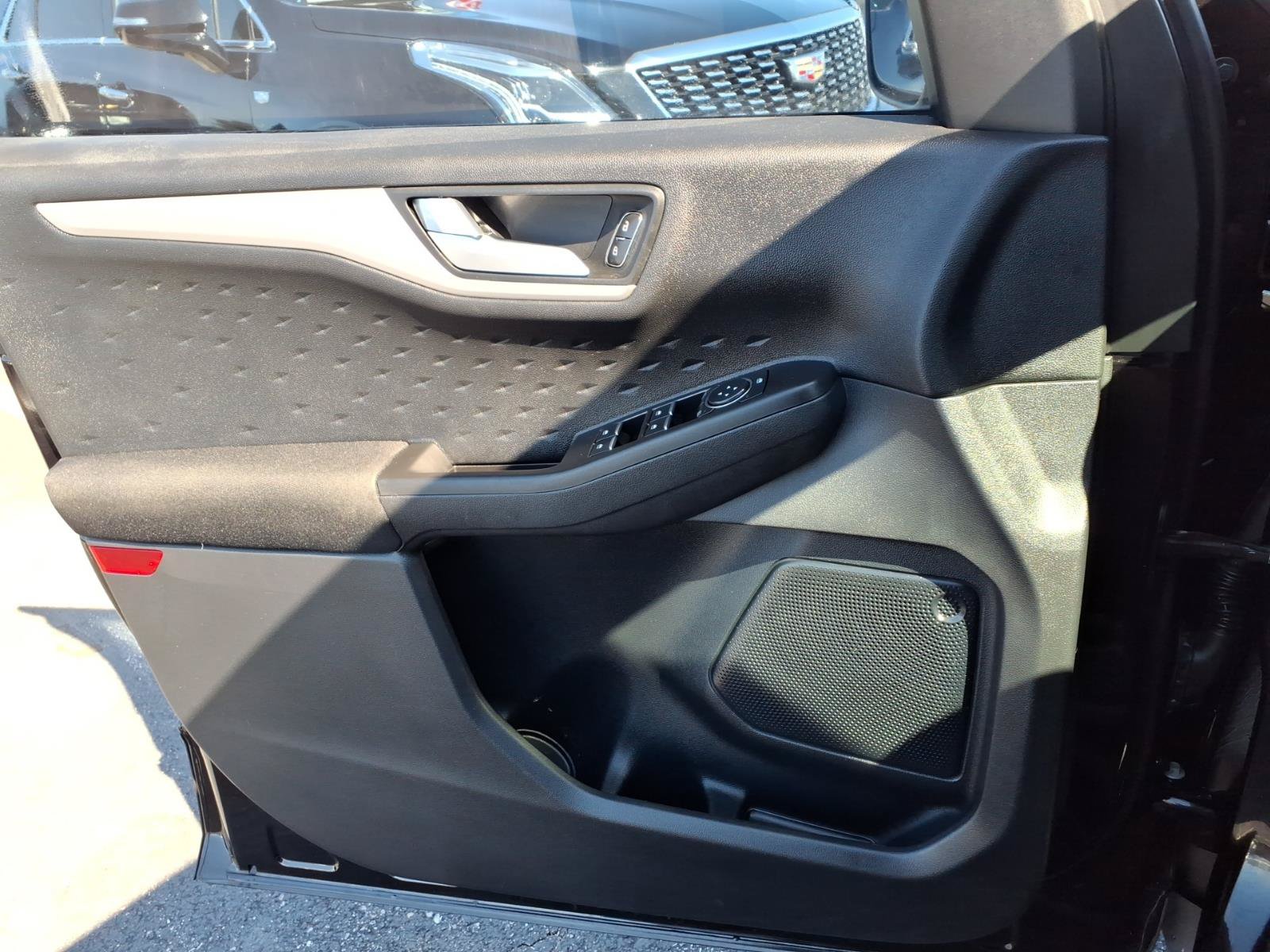 Used 2020 Ford Escape SE FWD image 22