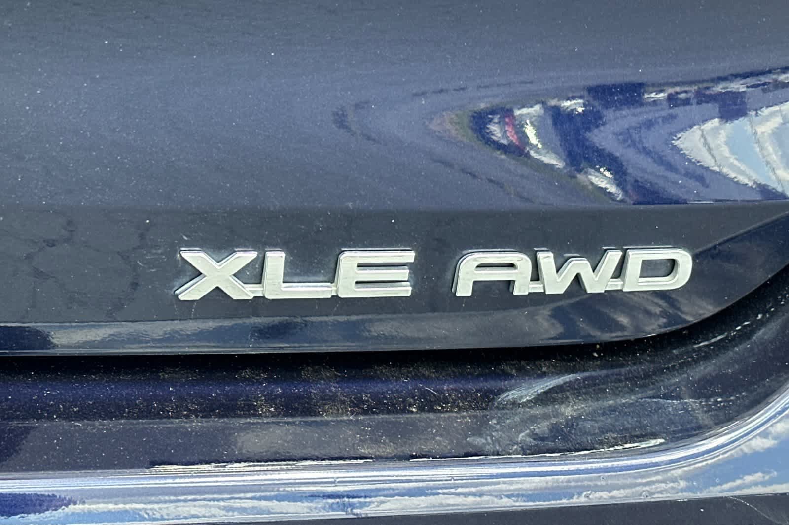 Used 2022 Toyota Highlander XLE AWD/4WD image 34