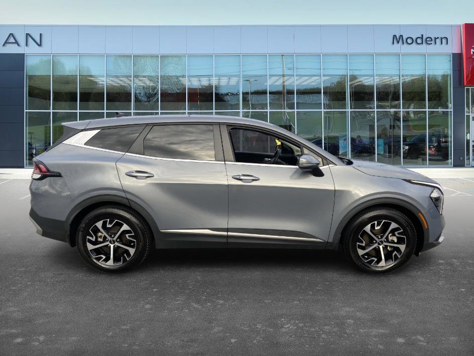 Used 2023 Kia Sportage EX image 4