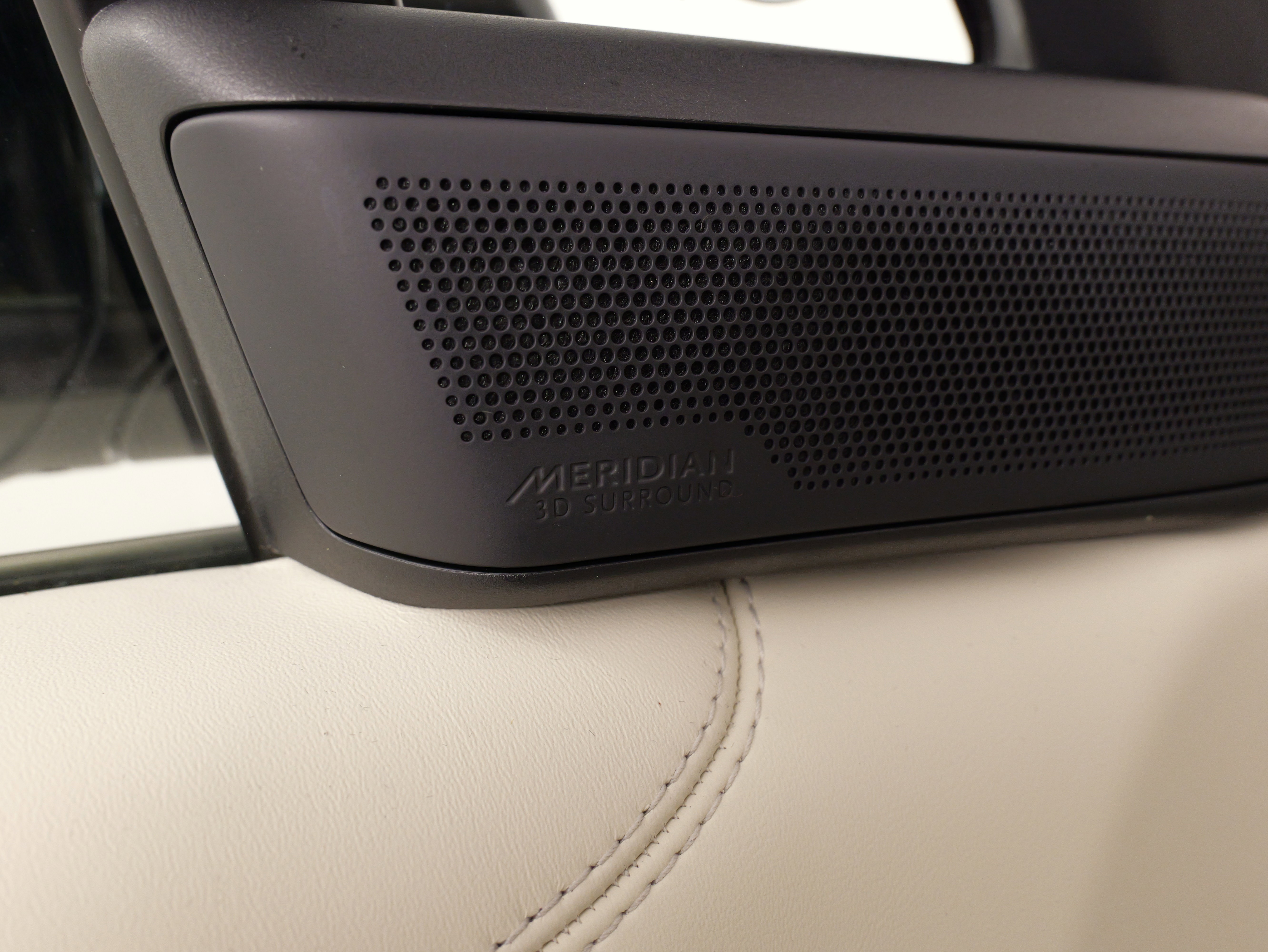 Used 2025 Land Rover Range Rover Long Wheelbase SE image 47