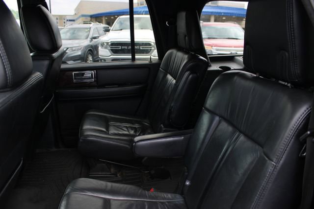 Used 2016 Lincoln Navigator L Select RWD image 6