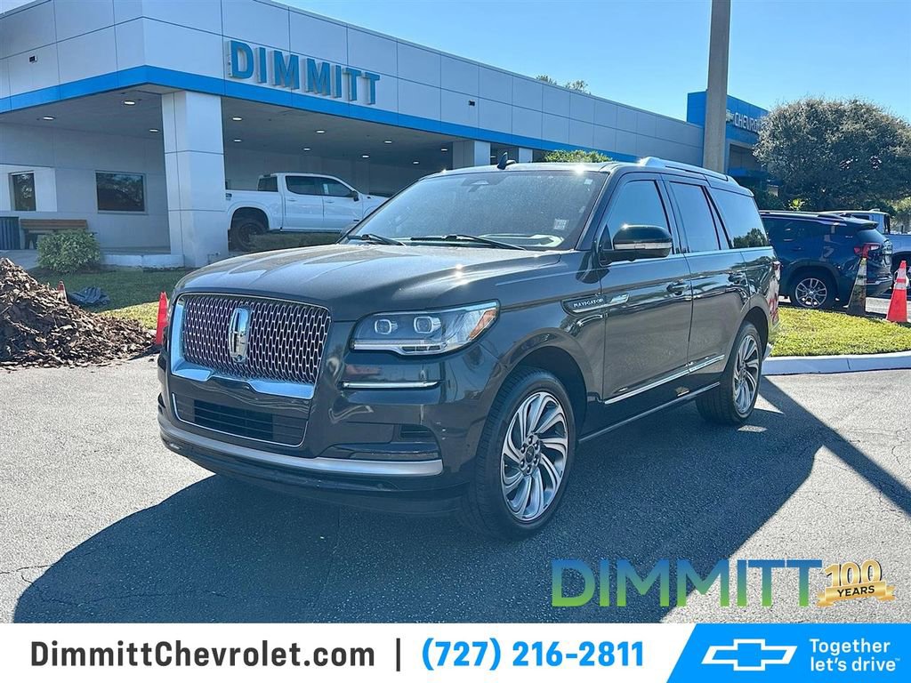 Used 2023 Lincoln Navigator Reserve image 1