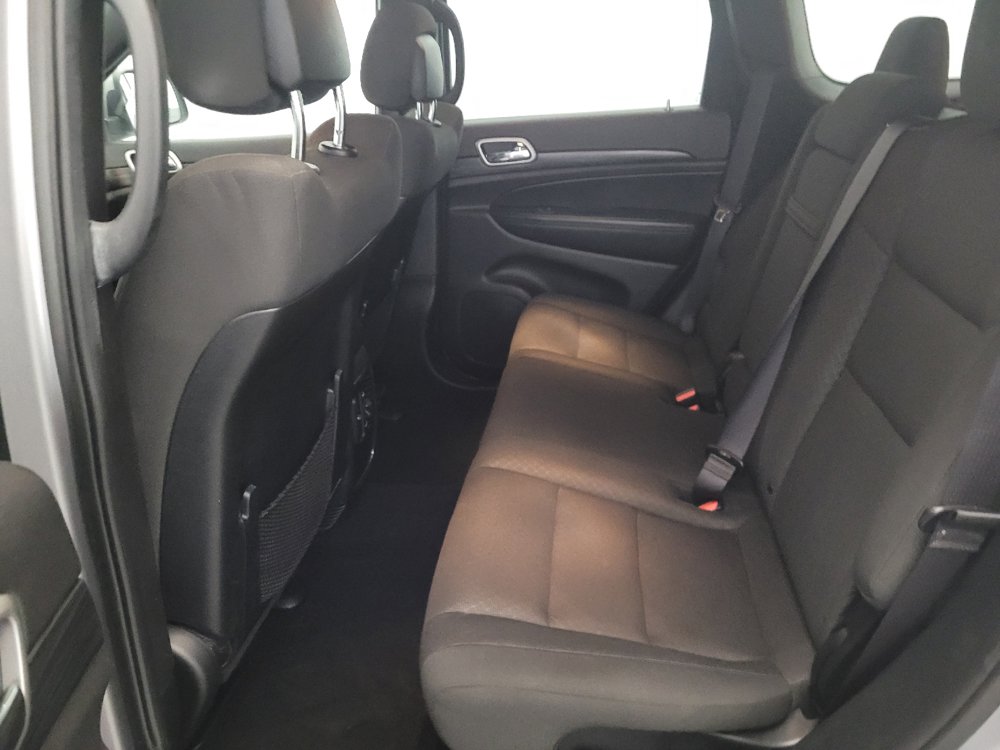Used 2020 Jeep Grand Cherokee Laredo AWD/4WD image 18