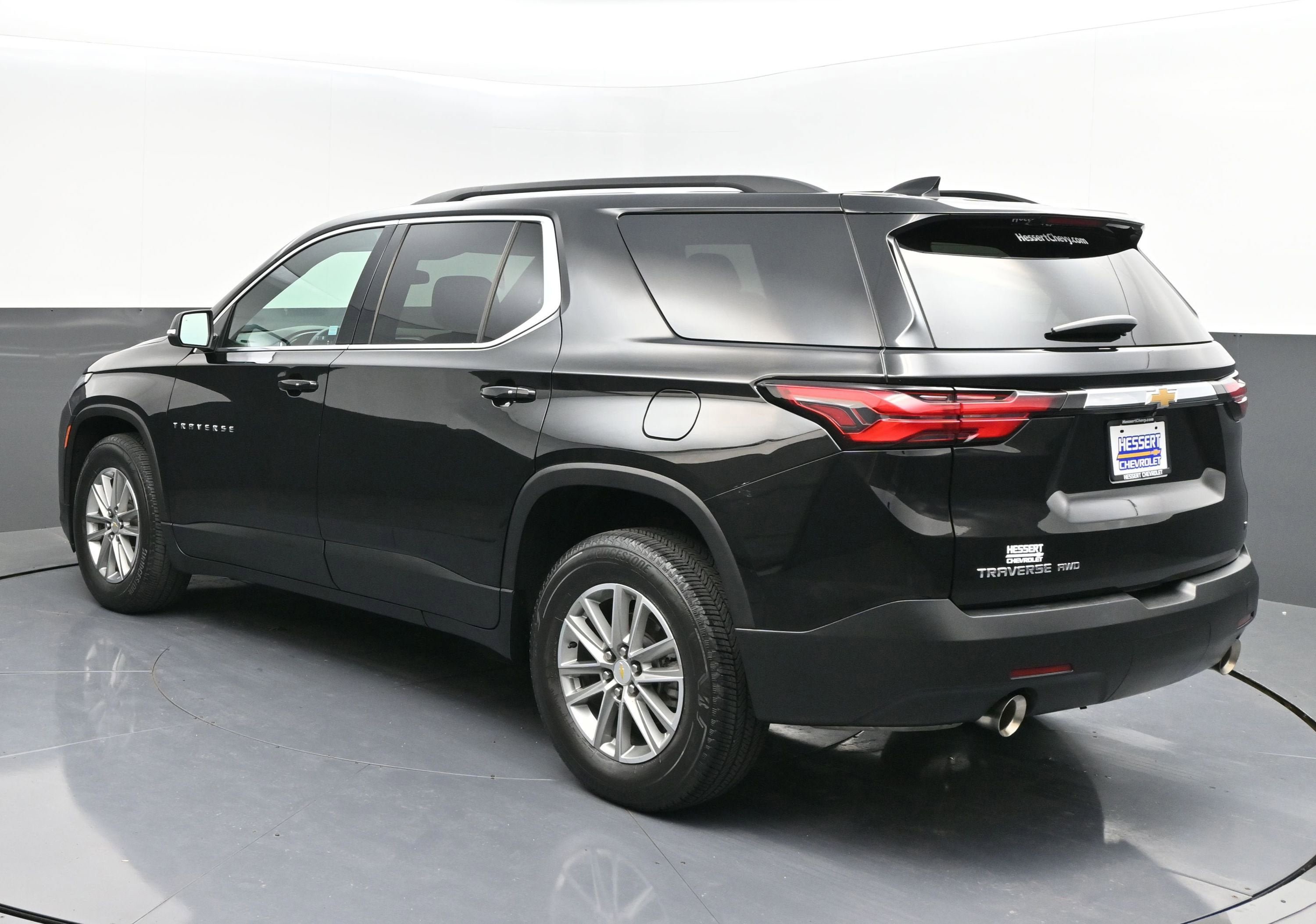 Used 2023 Chevrolet Traverse LT AWD/4WD image 5