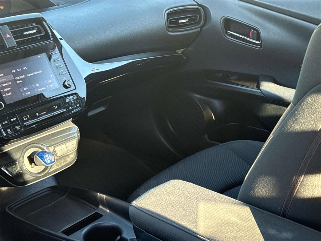Certified 2020 Toyota Prius L Eco image 11