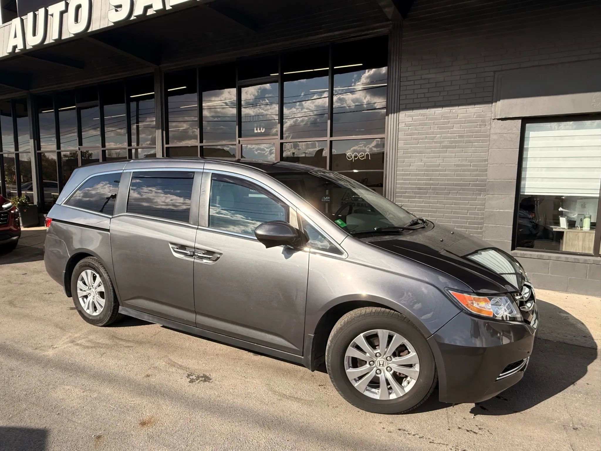 Used 2016 Honda Odyssey EX image 6