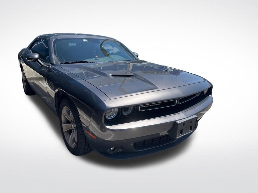Used 2021 Dodge Challenger SXT w/ Driver Convenience Group image 2