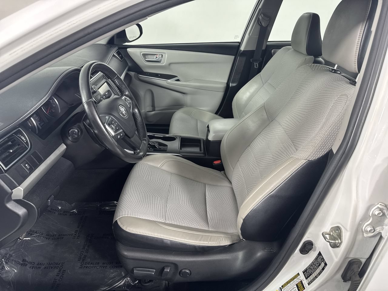 Used 2017 Toyota Camry SE FWD image 10