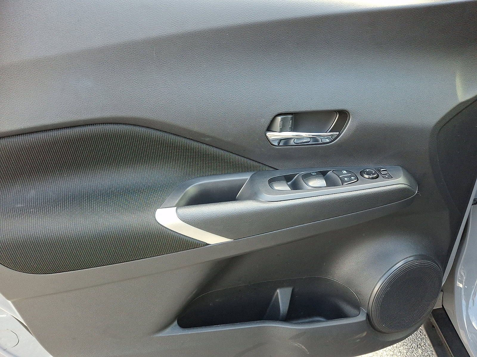 Used 2023 Nissan Kicks SV w/ Exterior Package image 12