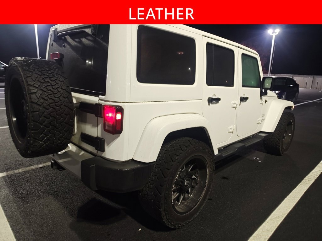 Used 2017 Jeep Wrangler Unlimited Sahara w/ Connectivity Group AWD/4WD image 4