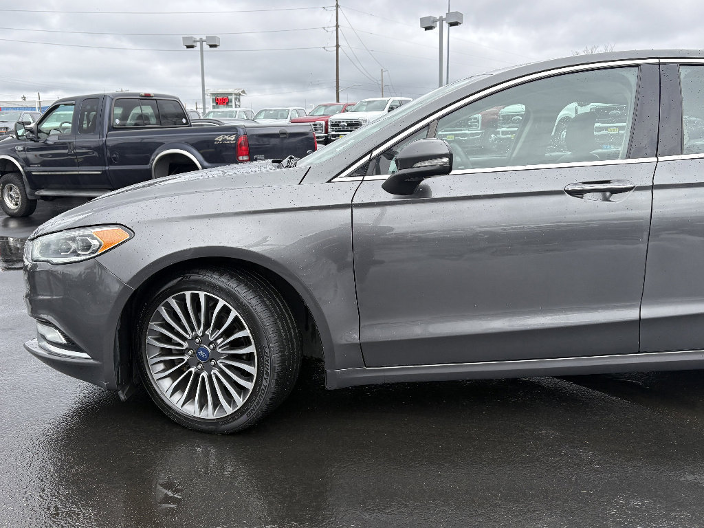 Used 2017 Ford Fusion SE w/ Equipment Group 202A image 10