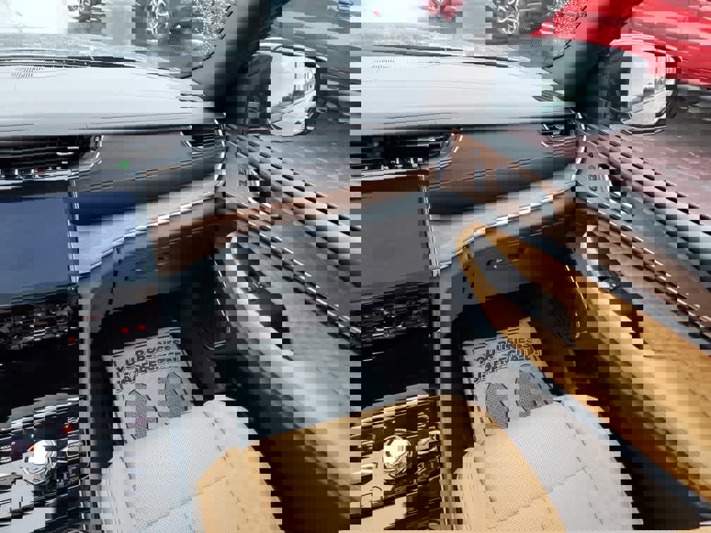 Used 2025 Jeep Grand Cherokee Summit w/ Obsidian Package image 16