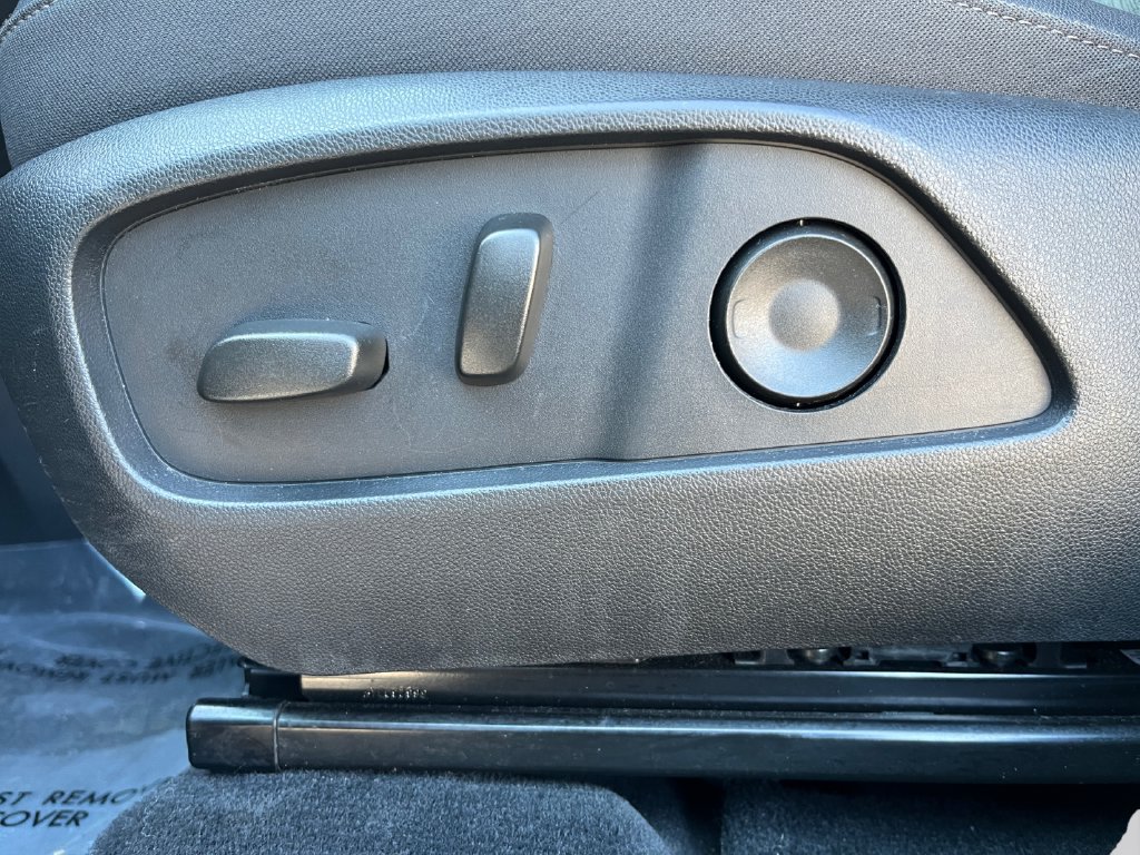 Used 2025 Chevrolet Equinox LT w/ Convenience Package II AWD/4WD image 16