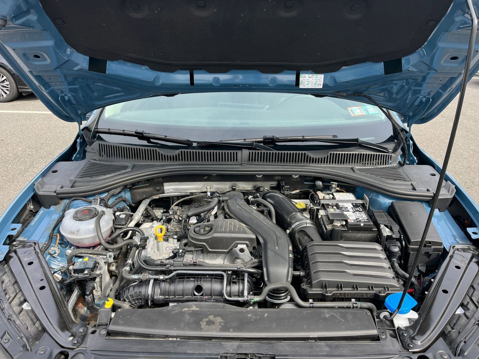 Used 2025 Volkswagen Jetta SE image 32