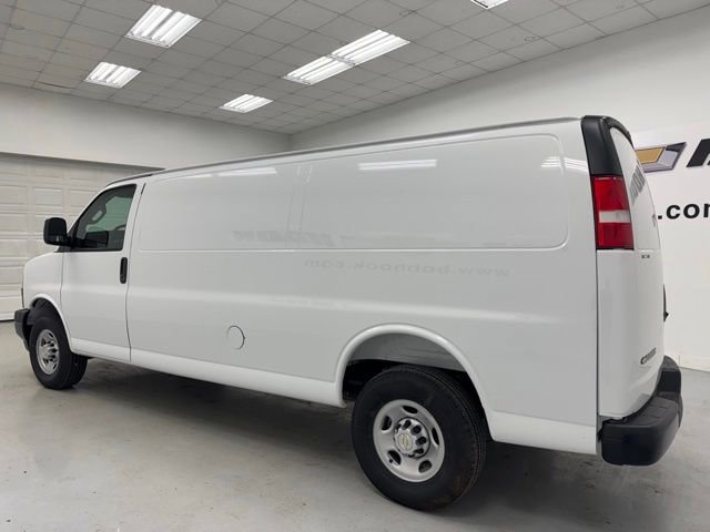 New 2026 Chevrolet Express 3500 Extended w/ Driver Convenience Package RWD image 7