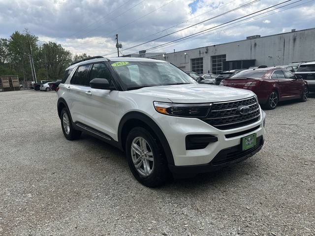 Used 2023 Ford Explorer XLT AWD/4WD image 11