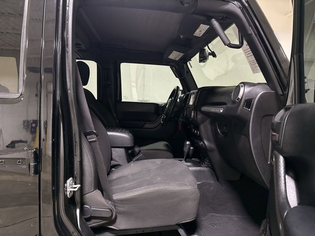 Used 2018 Jeep Wrangler Unlimited Sport S image 19