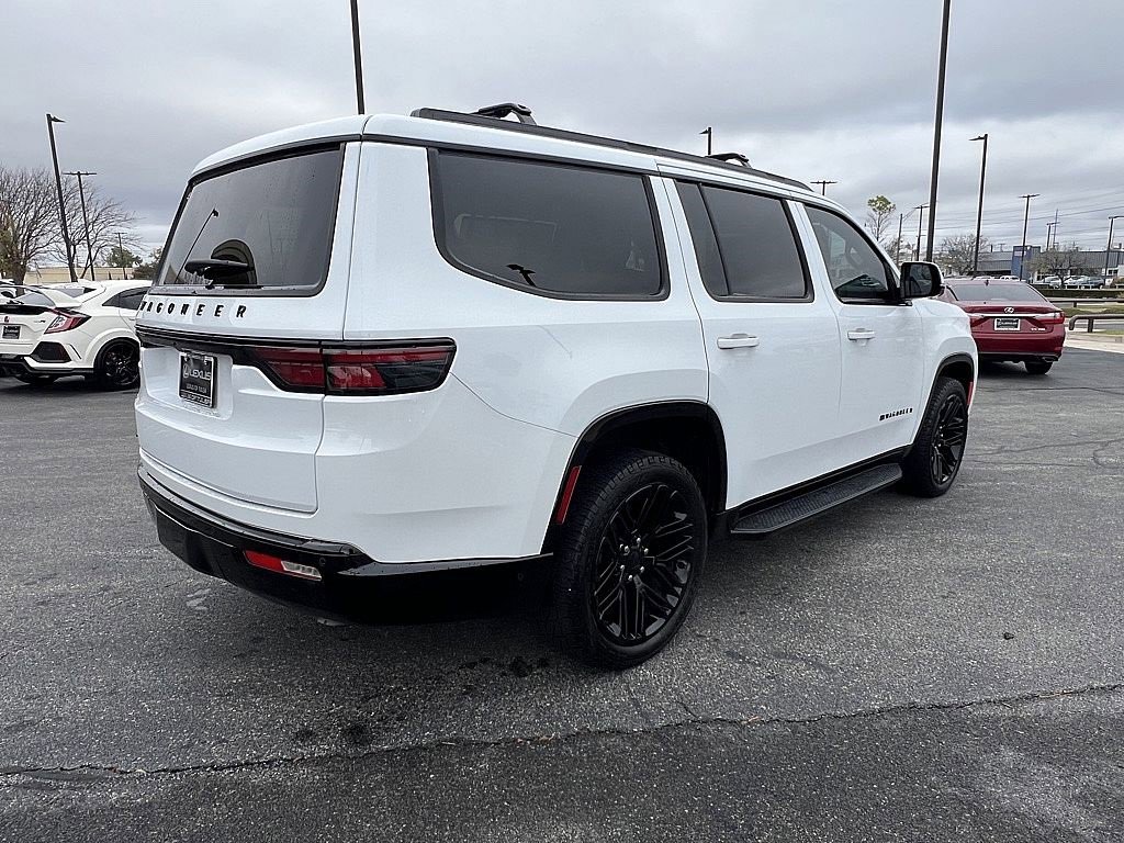 Used 2022 Jeep Wagoneer Series III image 3