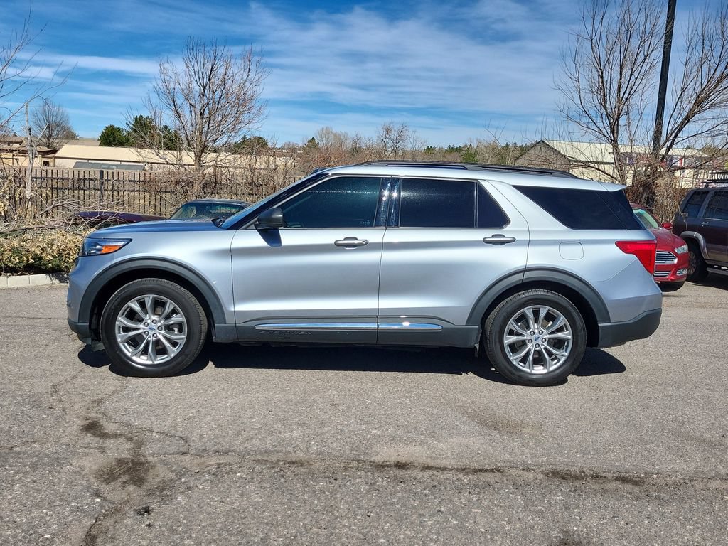 Used 2022 Ford Explorer XLT w/ Equipment Group 202A RWD image 7