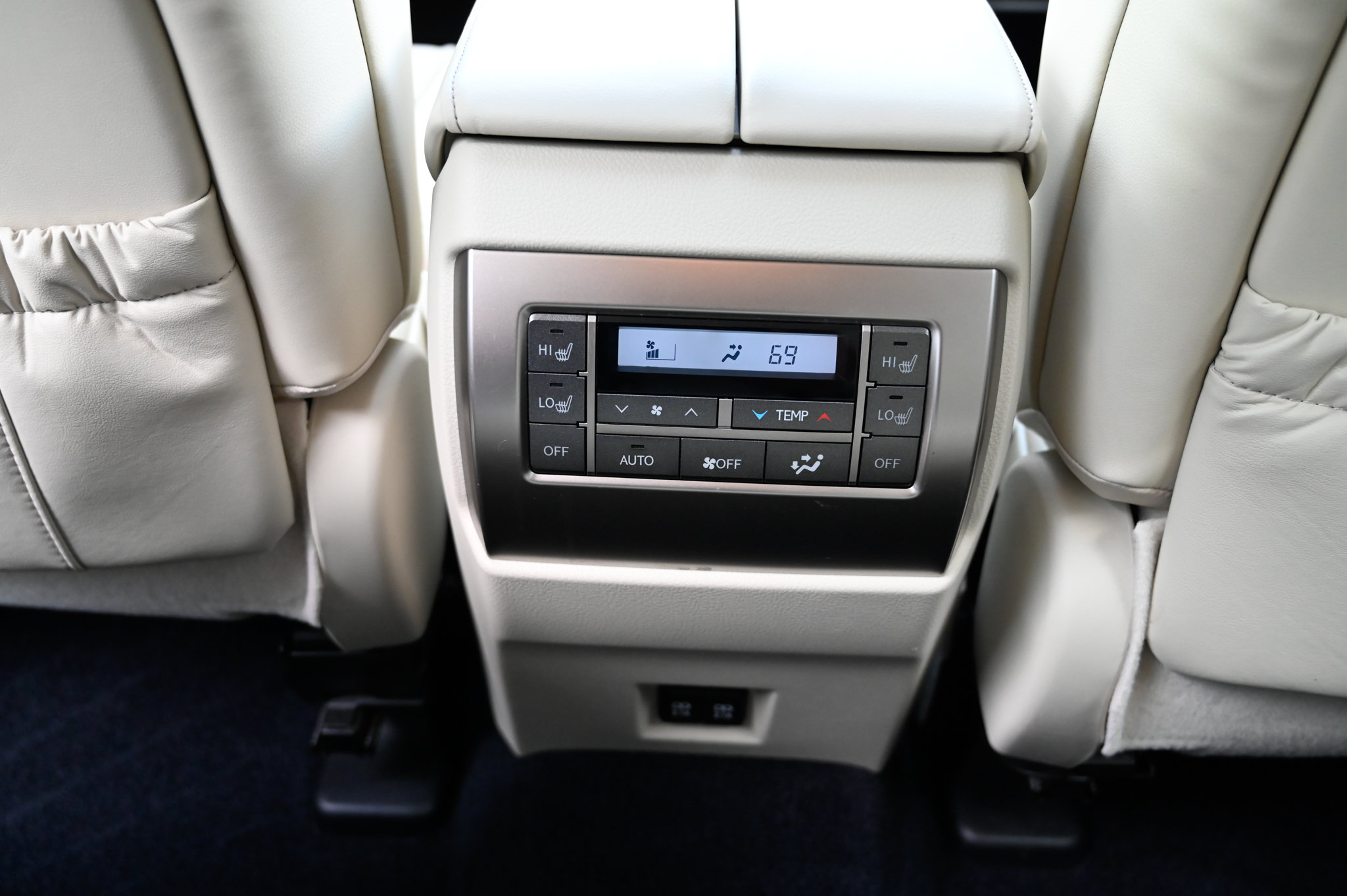 Used 2021 Lexus GX 460 Premium w/ Premium Package AWD/4WD image 42