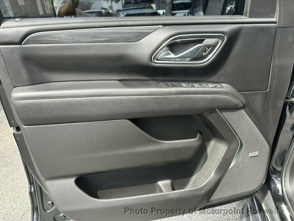 Used 2023 GMC Yukon XL SLT w/ SLT Premium Package RWD image 9