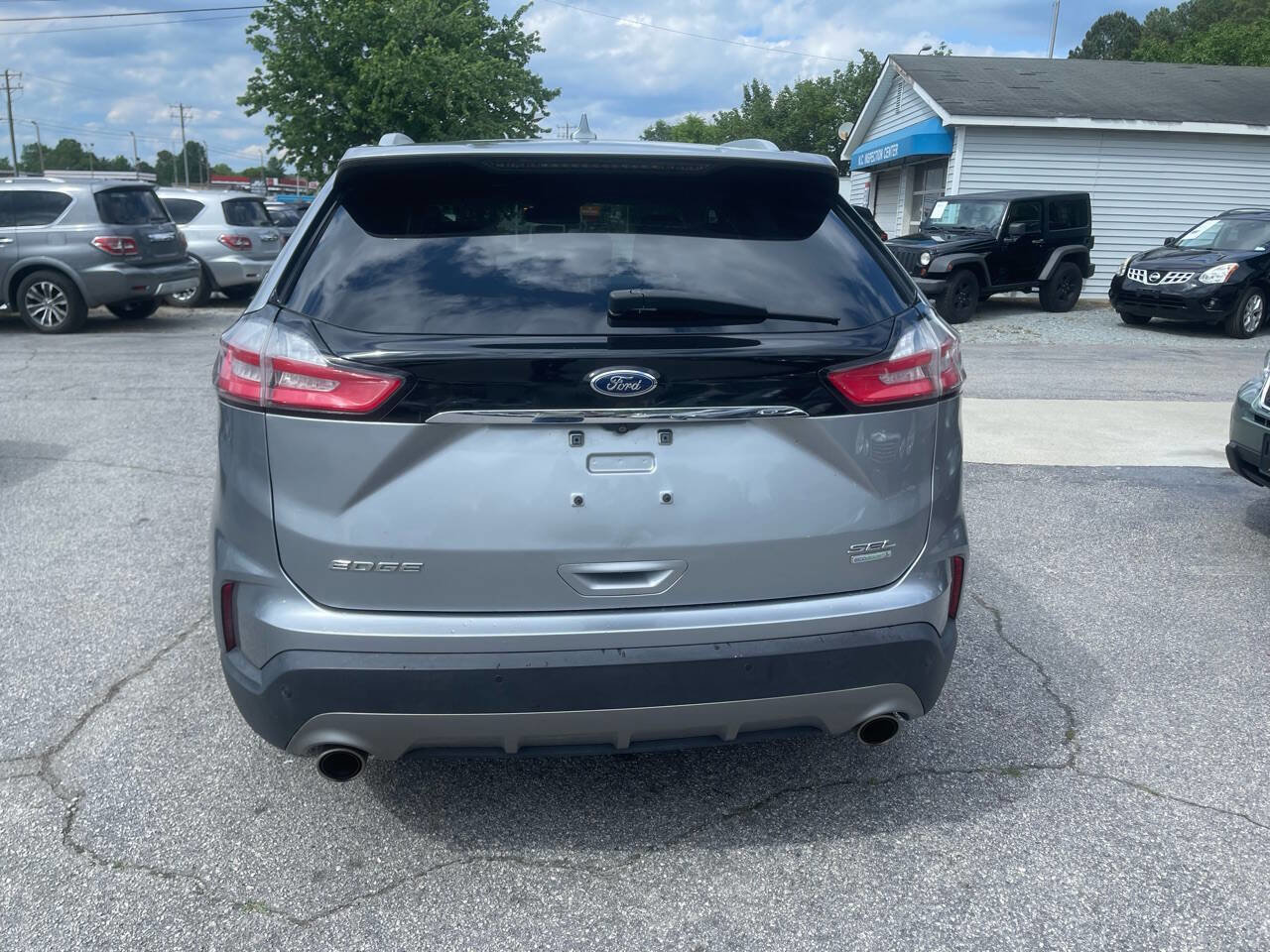 Used 2020 Ford Edge SEL FWD image 9