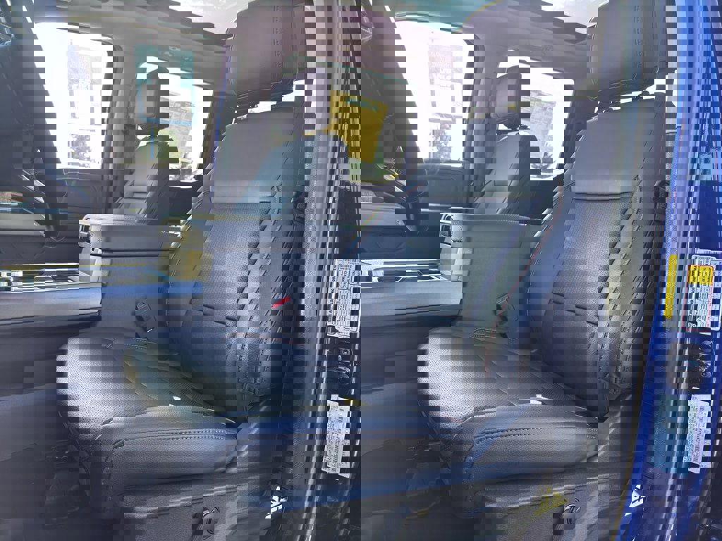 New 2026 Ford F350 Lariat w/ Black Appearance Package image 15