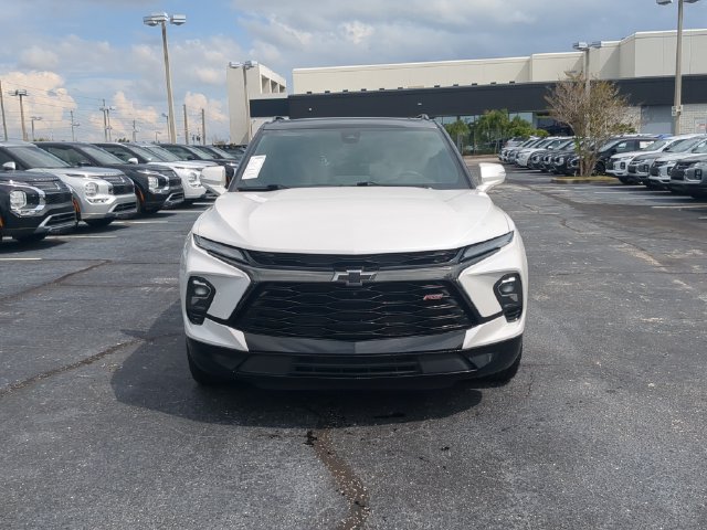 Used 2024 Chevrolet Blazer RS w/ Driver Confidence II Package FWD image 3