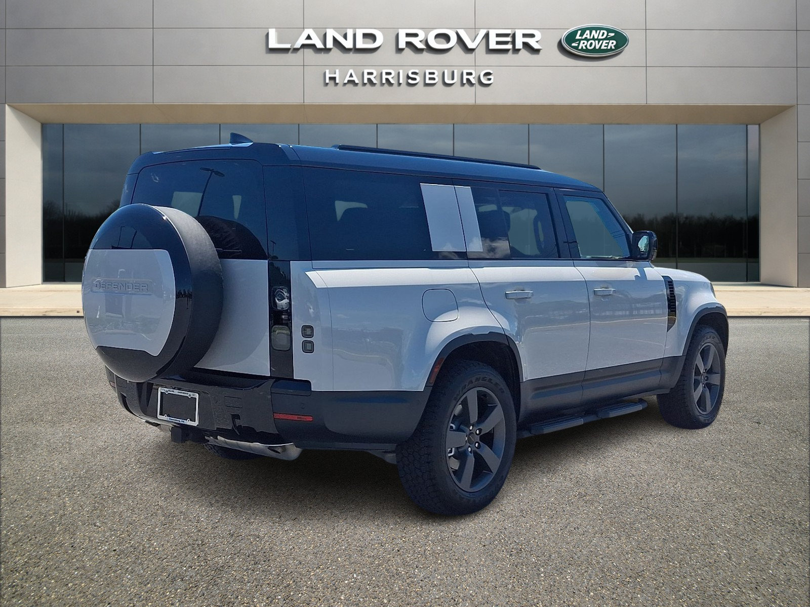 Used 2026 Land Rover Defender 130 S AWD/4WD image 5