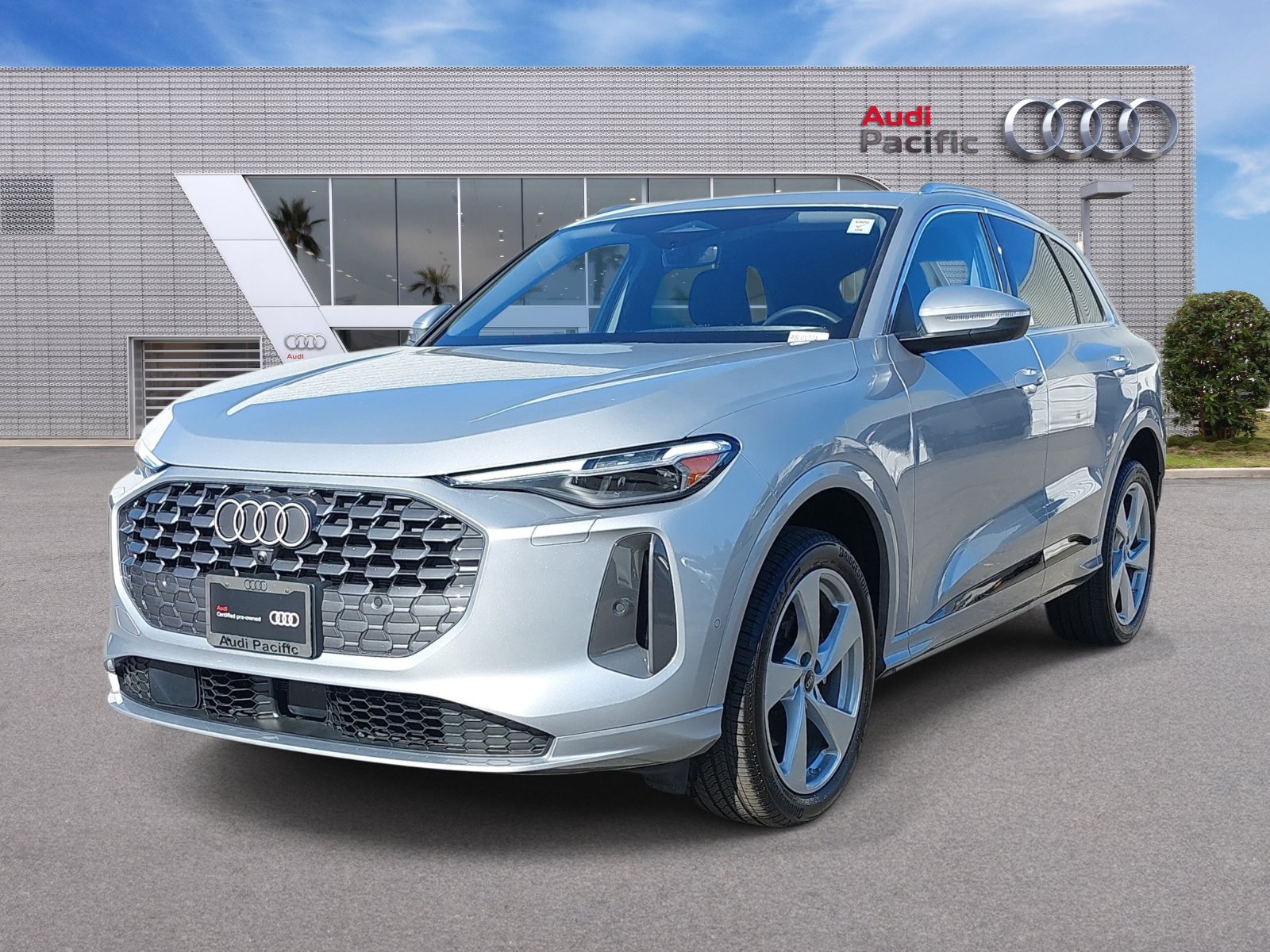Certified 2025 Audi Q5 Premium w/ Premium Plus