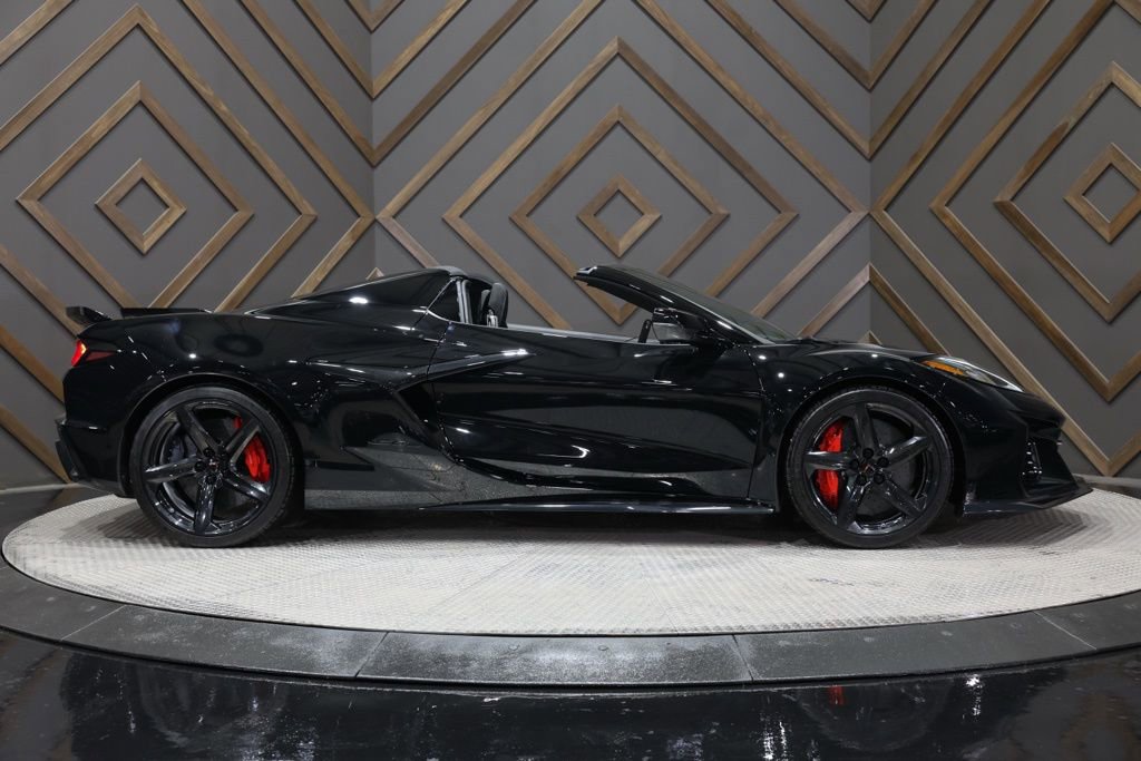 Used 2024 Chevrolet Corvette Z06 w/ Stealth Interior Trim Package image 12