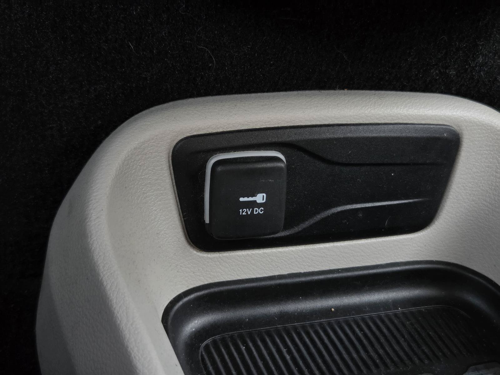 Used 2023 Chrysler Voyager LX FWD image 21