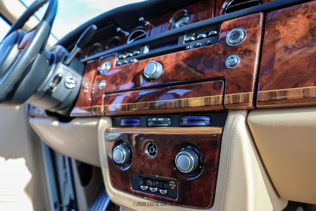 Used 2012 Rolls-Royce Phantom Sedan RWD image 38