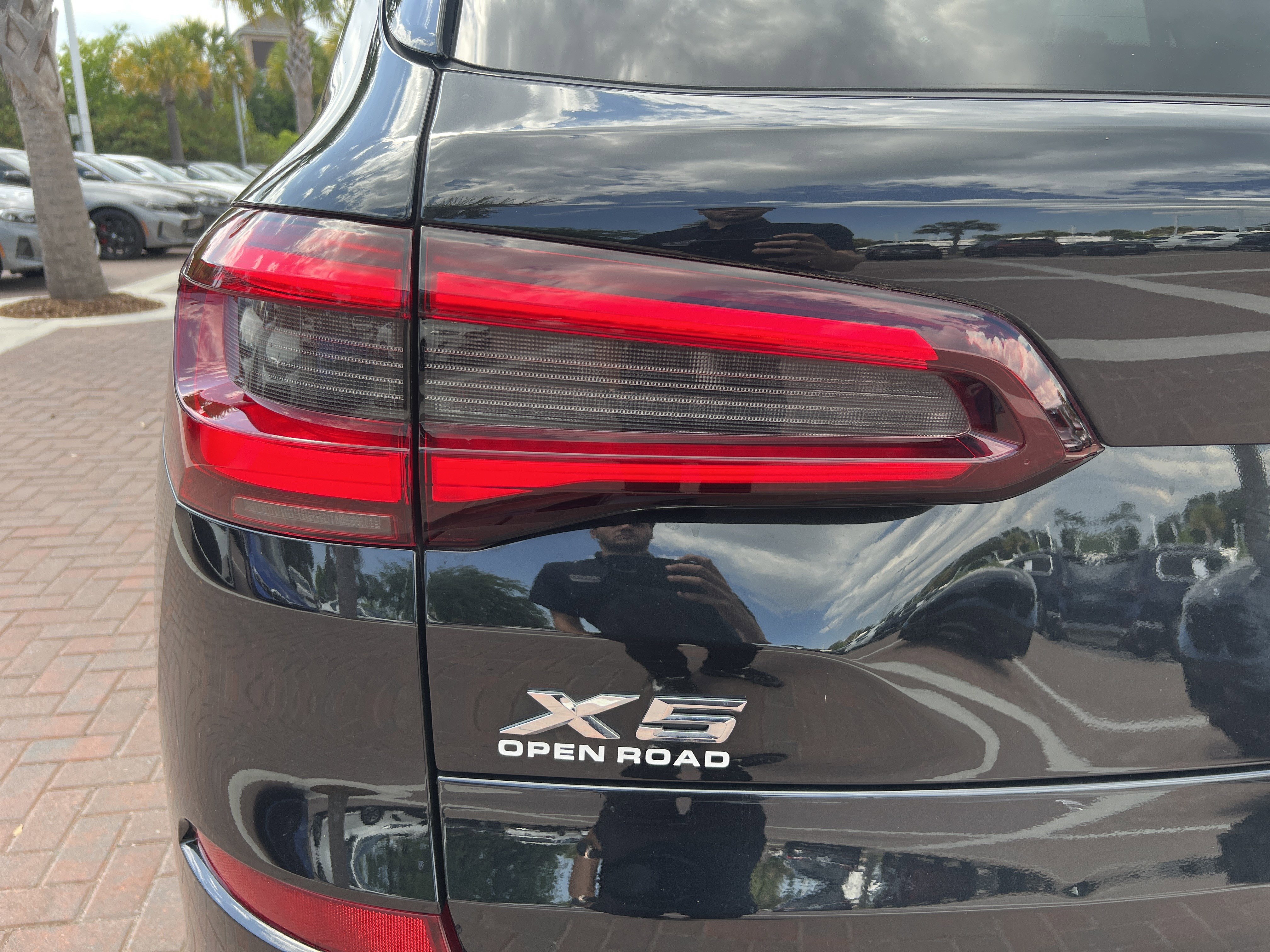 Certified 2022 BMW X5 xDrive40i w/ M Sport Package AWD/4WD image 44