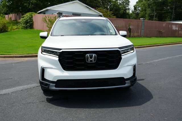 Used 2025 Honda Pilot Elite image 2