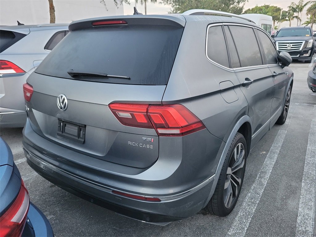Used 2018 Volkswagen Tiguan SEL Premium w/ R-Line Package image 10