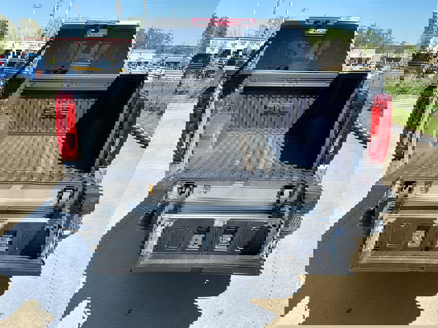 Used 2025 GMC Sierra 1500 AT4X image 24